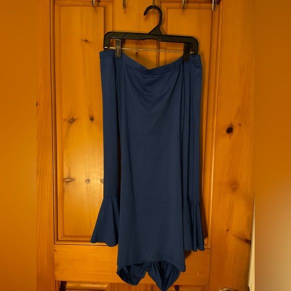 Dresses - Picture 7 of 10